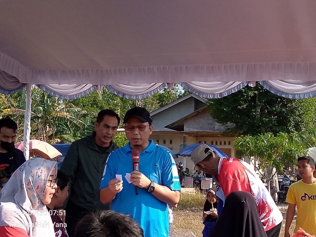 Guntingan Pita Algafry Rahman Tandai Jalan Penghubung Desa Cambai Bukit Lesung Diresmikan