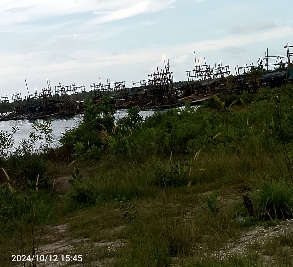 Membandel Ratusan Ponton Tambang Ilegal di Tertibkan